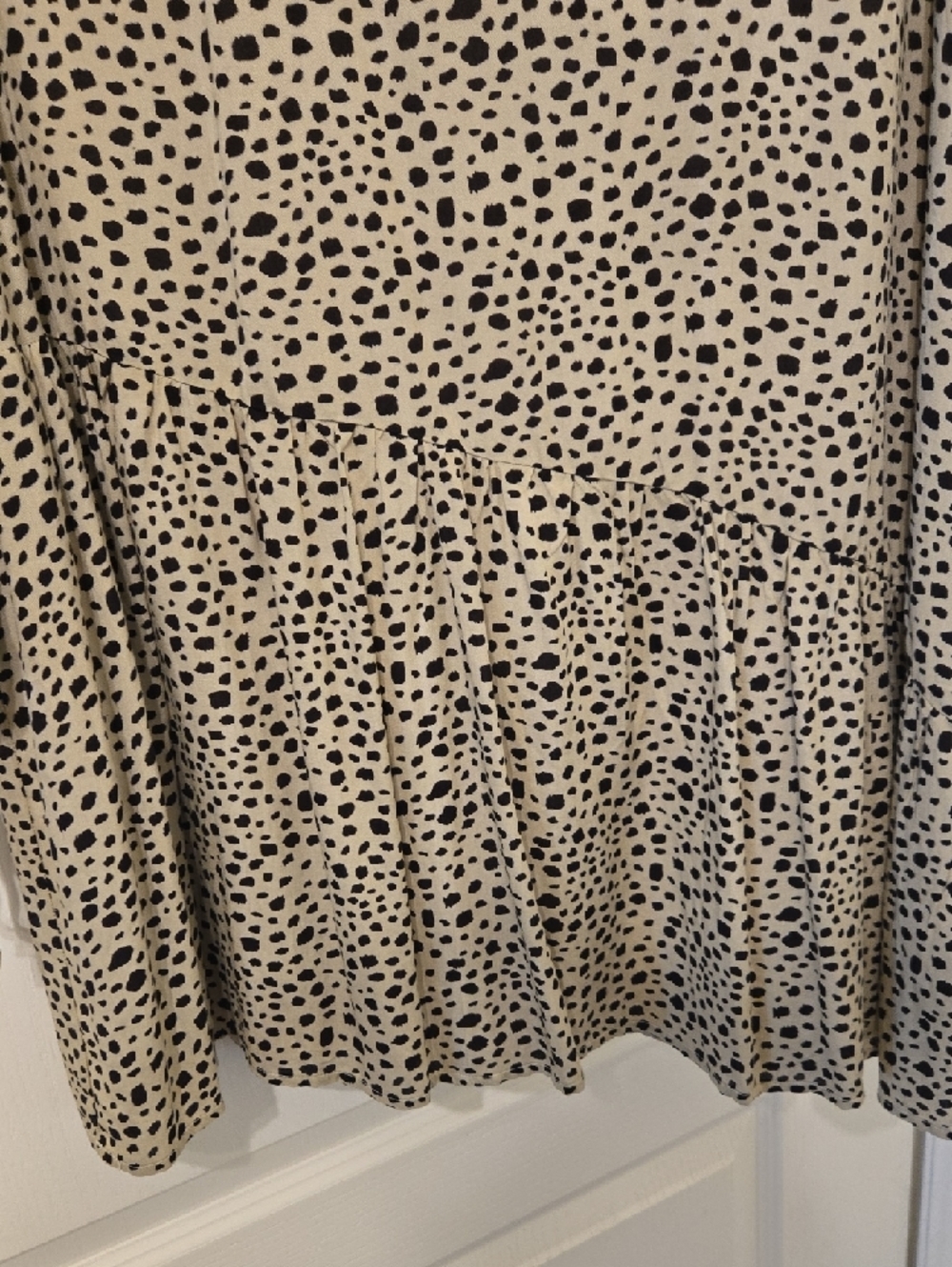 Kori Beige Tiered Long Sleeve Mini Dress with Black Spot Print Size L - Picture 5 of 10